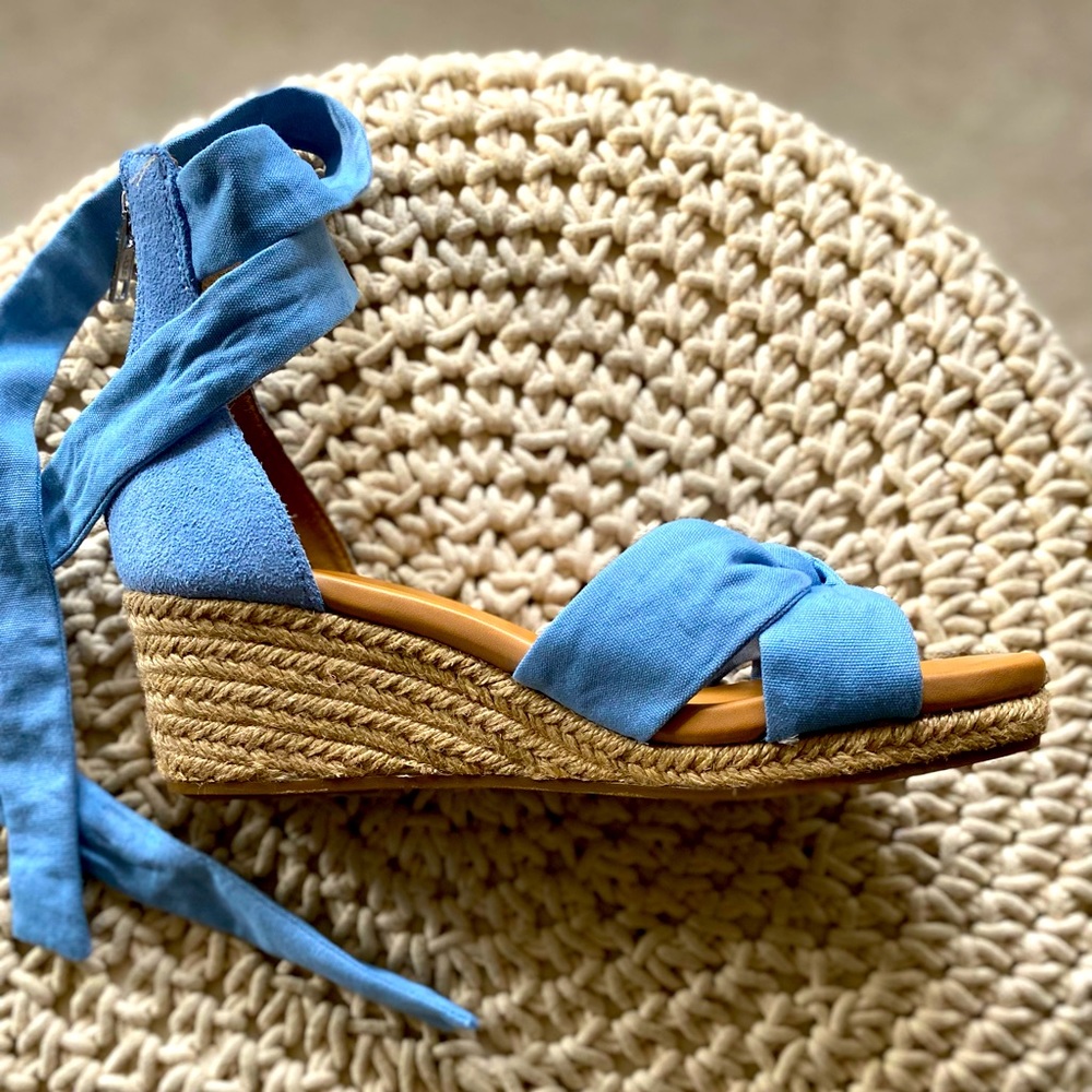 Ugg Periwinkle wedge heels 7.5